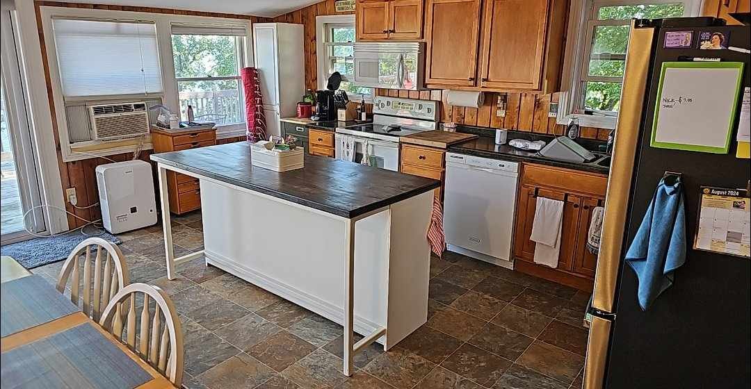 Kitchen Bar and Island example 2
